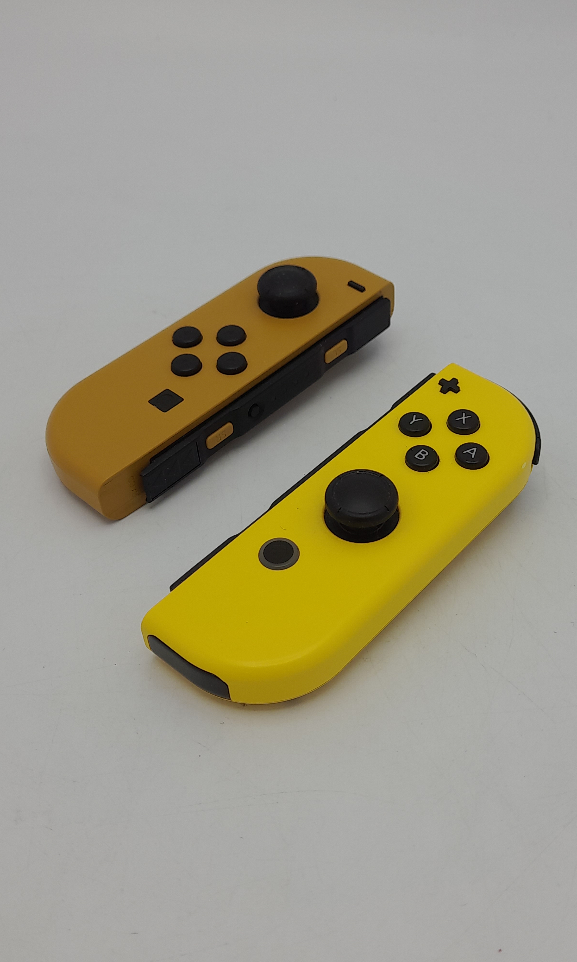 Foto van Nintendo Switch Pikachu & Eevee Edition Mooi & in Doos