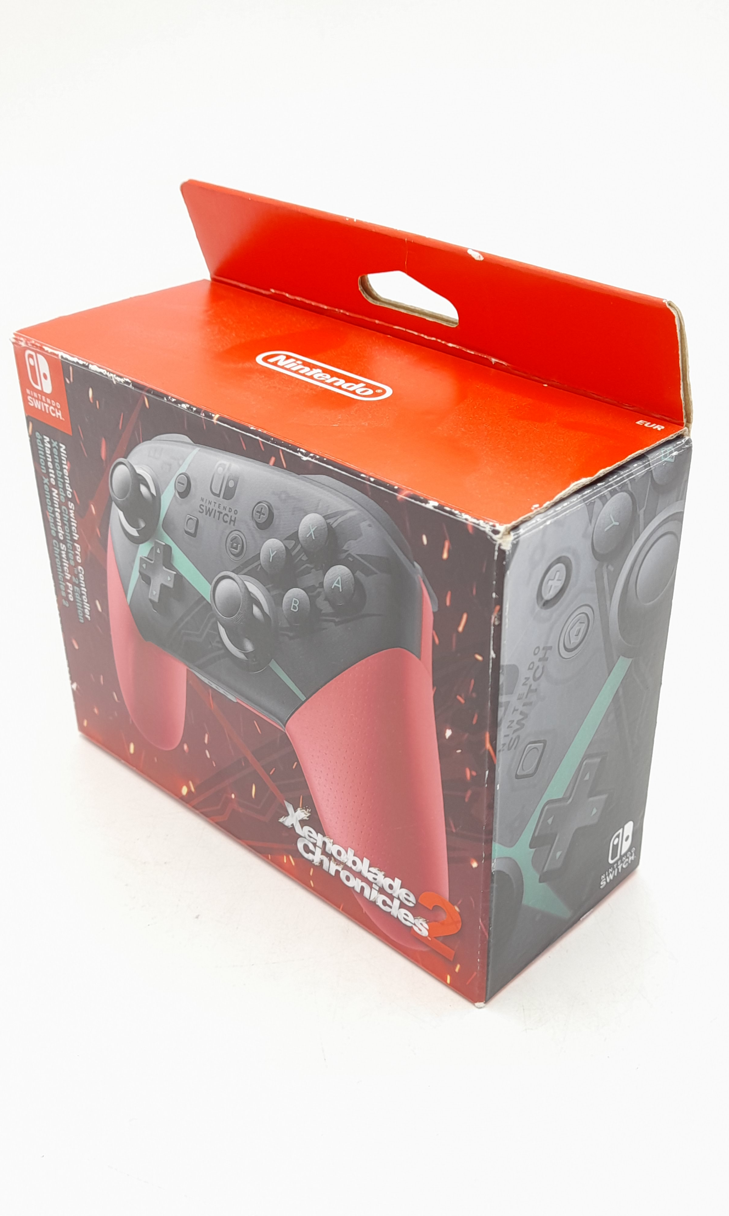 Foto van Nintendo Switch Pro Controller Xenoblade Chronicles 2 Editie in Doos